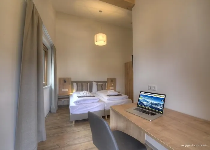 بنتهاوس باي رينتالس كابرون